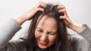 Tête qui gratte signification spirituelle