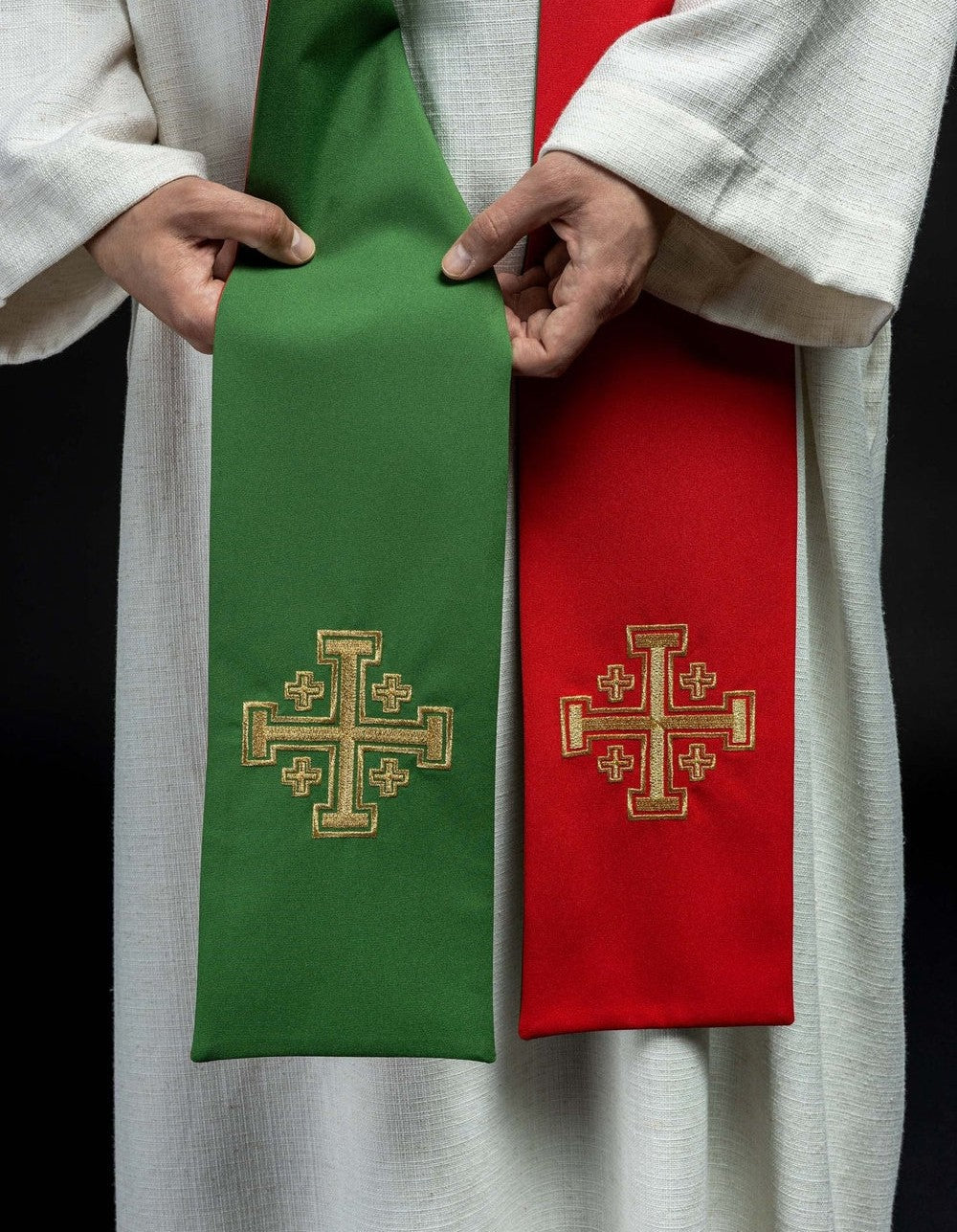 Chasuble sacerdotale avec broderie personnalisée : L'option de création unique