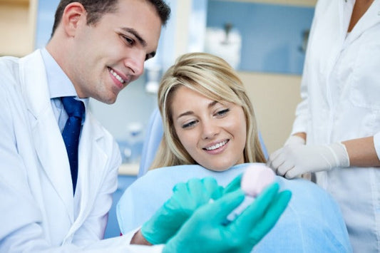 Les raisons principales de refaire ses dents à l’étranger plutôt qu’au pays