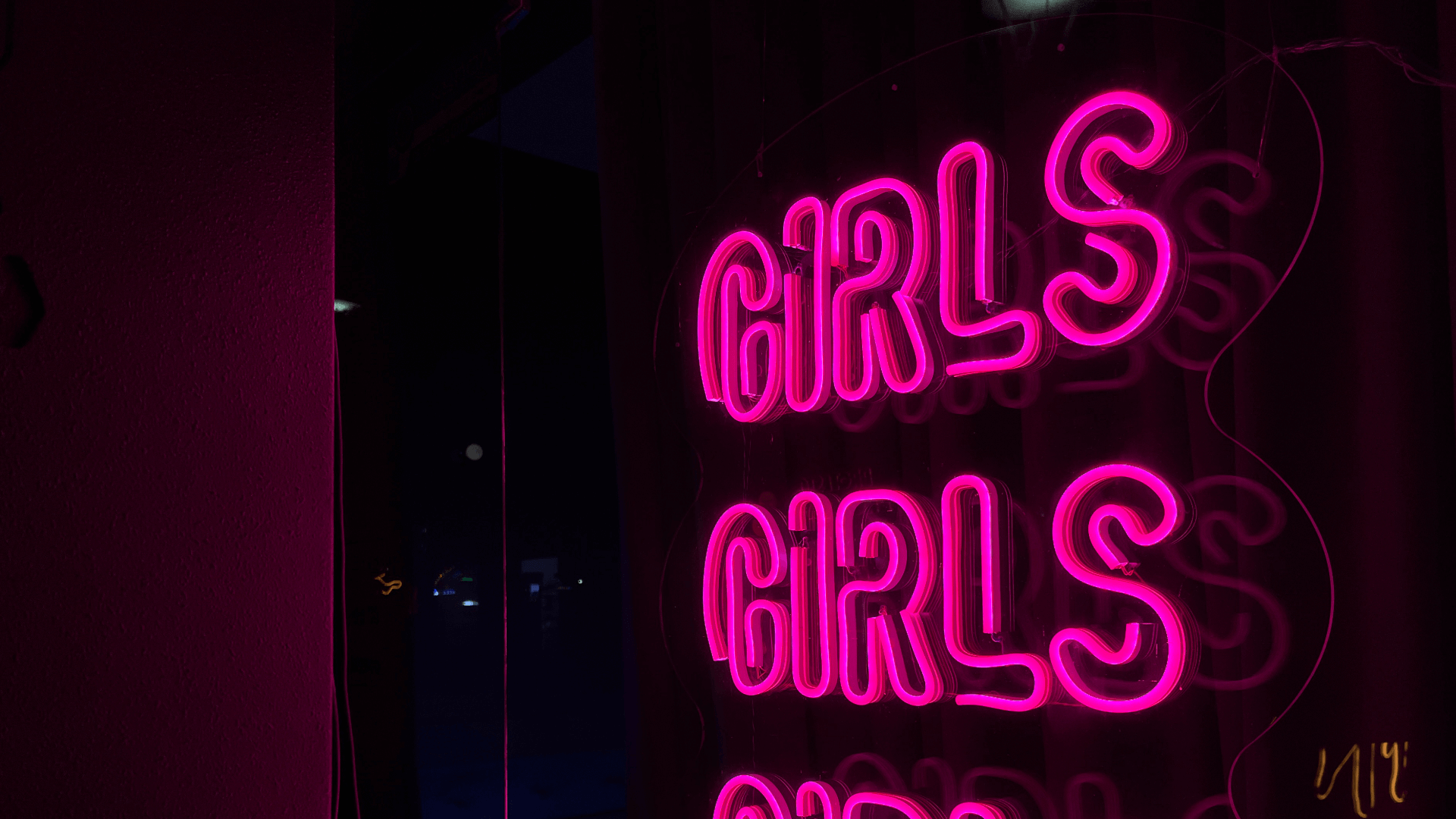 Rose Fluo Comment Adopter La Tendance Rose La Lune Rose Fluo Comment Adopter La Tendance Rose La Lune